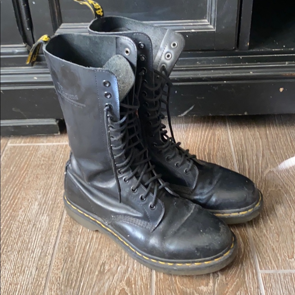 1914 Tall Smooth Leather Dr. Martens Boots